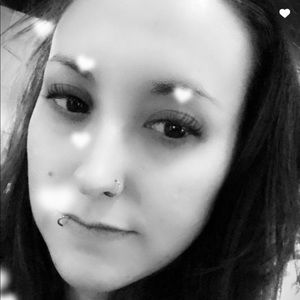 Meet your Posher, Carrie